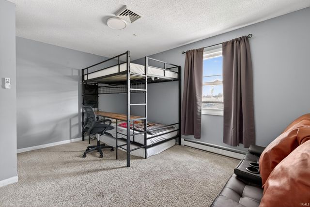 7480 E 625 S, Wolcottville, IN 46795