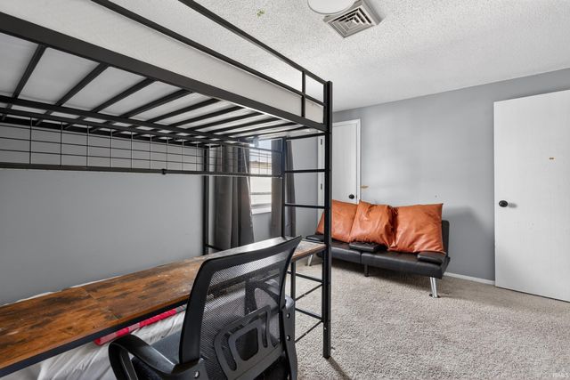 7480 E 625 S, Wolcottville, IN 46795