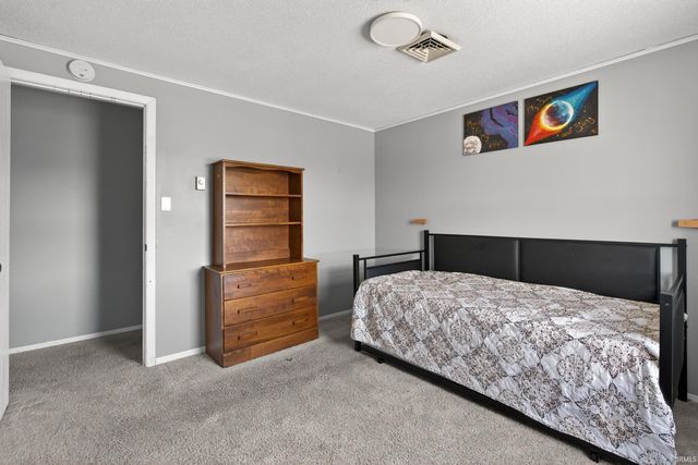 7480 E 625 S, Wolcottville, IN 46795