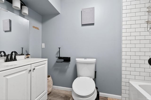 7480 E 625 S, Wolcottville, IN 46795