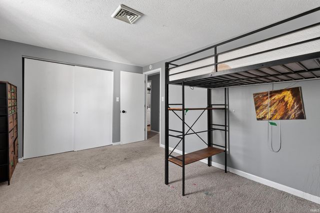 7480 E 625 S, Wolcottville, IN 46795