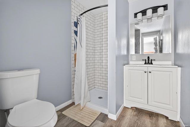 7480 E 625 S, Wolcottville, IN 46795