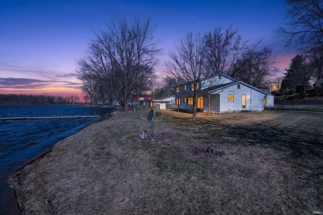 7480 E 625 S, Wolcottville, IN 46795