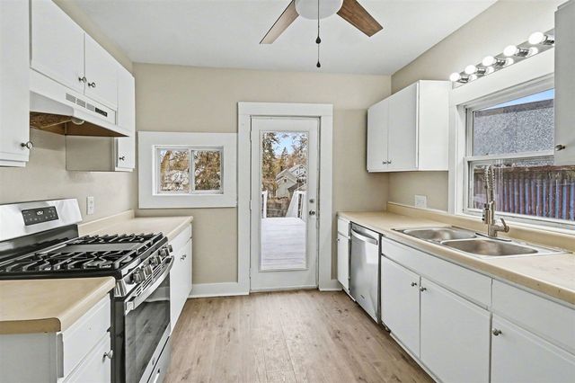 905 N Sycamore Street, Lansing, MI 48906