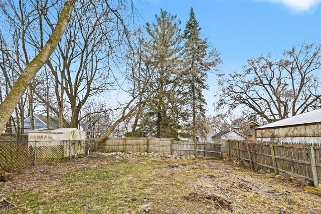 905 N Sycamore Street, Lansing, MI 48906