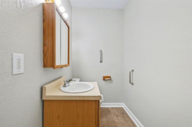 905 N Sycamore Street, Lansing, MI 48906