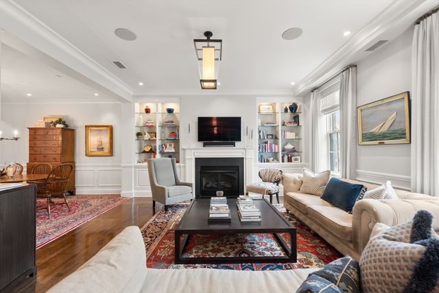 413-415 Commonwealth Ave 5, Boston, MA 02215