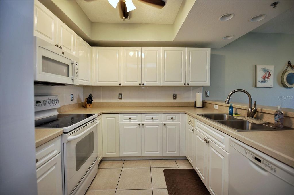 Image 9 of property listing at 5300 S ATLANTIC AVENUE 7-403, New Smyrna Beach, FL 32169