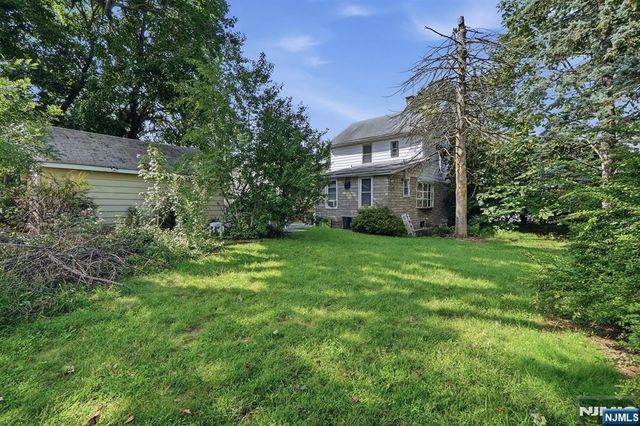 85 Elizabeth Avenue, Elmwood Park, NJ 07407