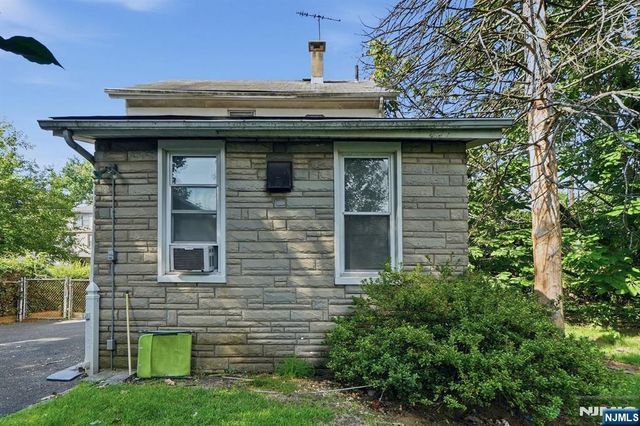 85 Elizabeth Avenue, Elmwood Park, NJ 07407