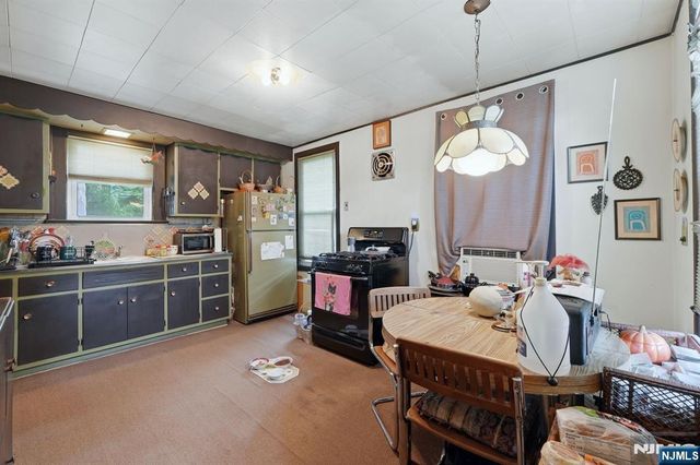 85 Elizabeth Avenue, Elmwood Park, NJ 07407