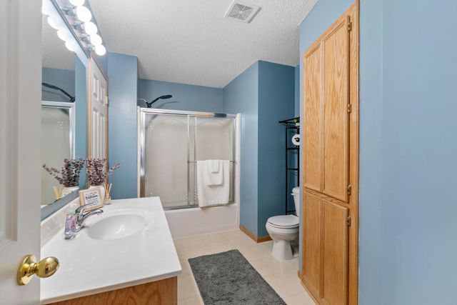 2354 Ponds Way, Shakopee, MN 55379