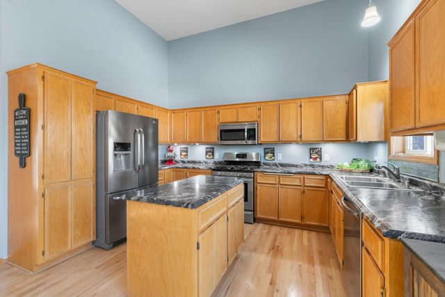 2354 Ponds Way, Shakopee, MN 55379