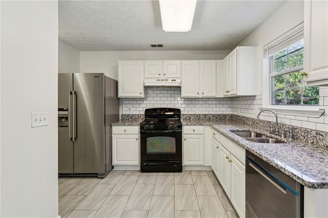 300 Carrington Way, Canton, GA 30115
