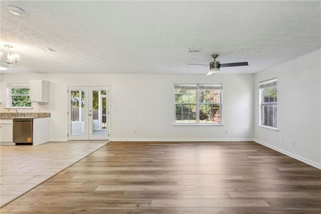 300 Carrington Way, Canton, GA 30115