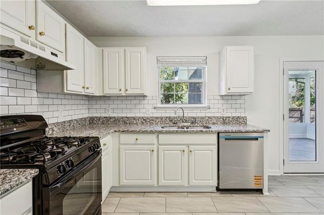 300 Carrington Way, Canton, GA 30115