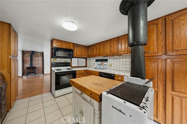 3155 Buckingham Way, Nice, CA 95464