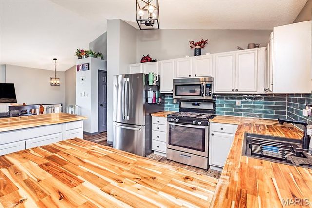 1174 Scenic Drive, Herculaneum, MO 63048