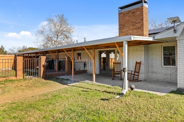 210 S Booth Street, Mart, TX 76664