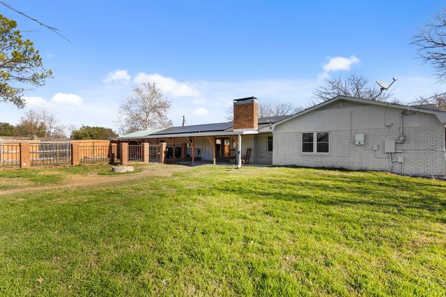 210 S Booth Street, Mart, TX 76664