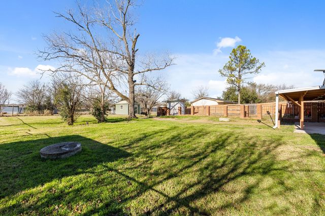 210 S Booth Street, Mart, TX 76664