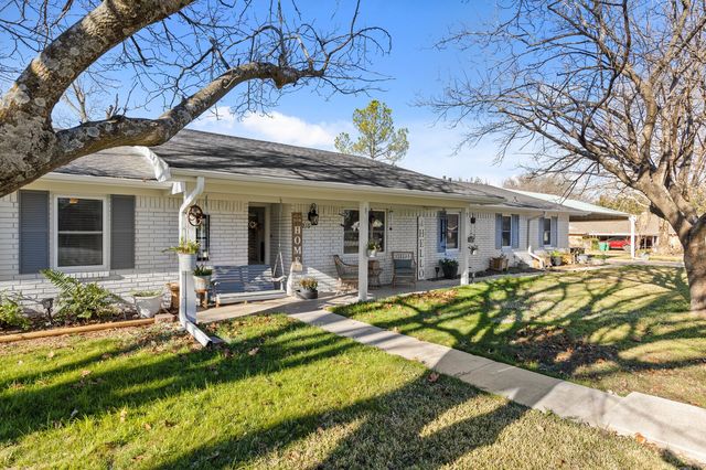 210 S Booth Street, Mart, TX 76664