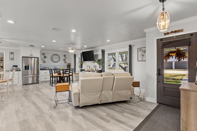 210 S Booth Street, Mart, TX 76664