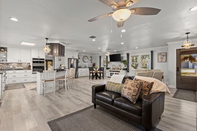 210 S Booth Street, Mart, TX 76664