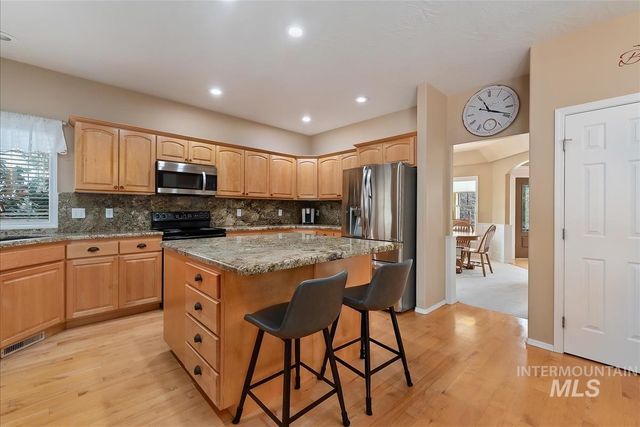 2063 N Parkforest Way, Eagle, ID 83616