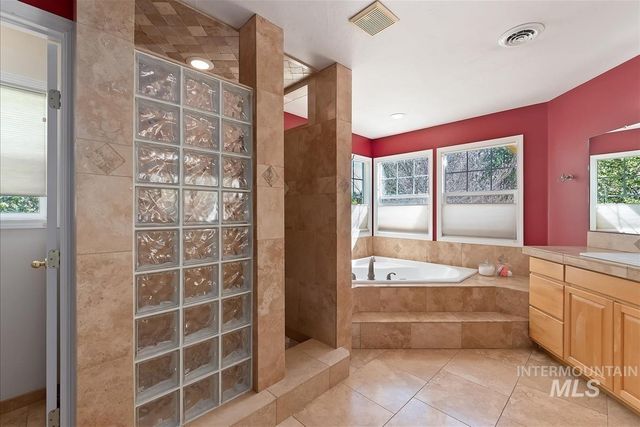 2063 N Parkforest Way, Eagle, ID 83616