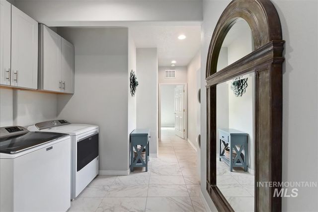 2063 N Parkforest Way, Eagle, ID 83616