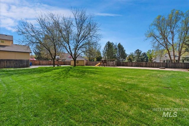 2063 N Parkforest Way, Eagle, ID 83616