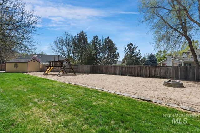 2063 N Parkforest Way, Eagle, ID 83616