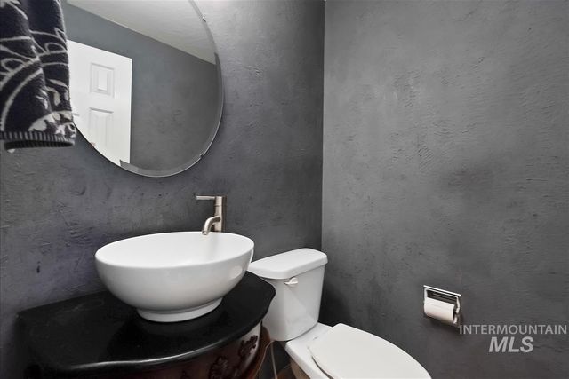 2063 N Parkforest Way, Eagle, ID 83616