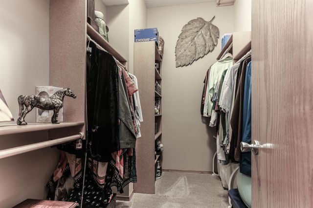 8914 N Ridgewood Ct, Park City, KS 67147