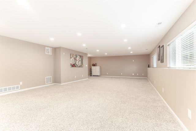 8914 N Ridgewood Ct, Park City, KS 67147