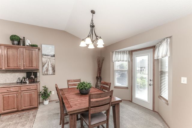 8914 N Ridgewood Ct, Park City, KS 67147