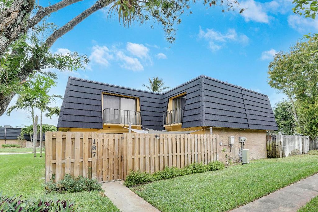 187 Woodland Road, Palm Springs, FL 33461