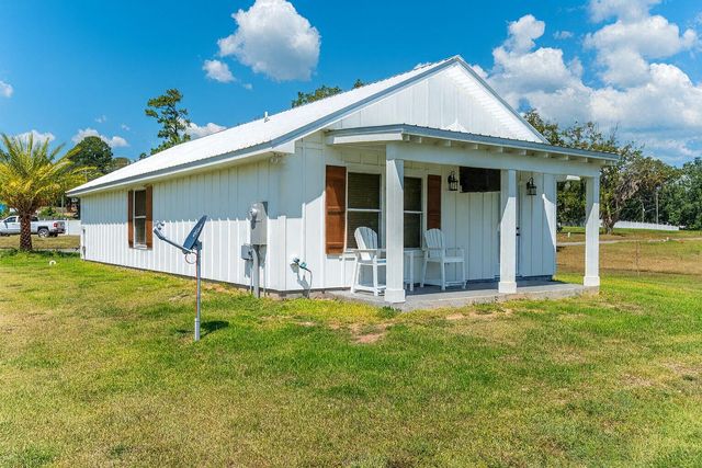 523 Landing Ave, Florala, AL 36442