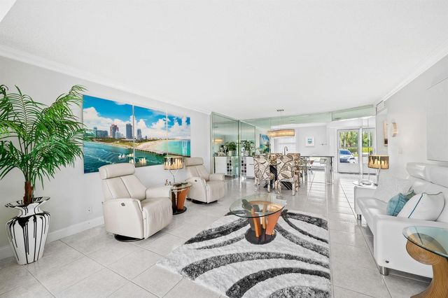 170 SE 5TH Avenue 103, Dania Beach, FL 33004