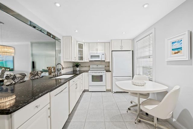 170 SE 5TH Avenue 103, Dania Beach, FL 33004