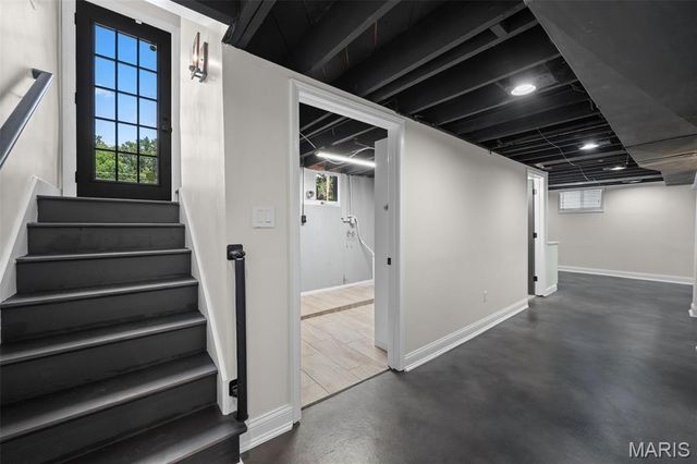 823 Victoria Place, Glendale, MO 63122