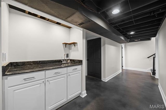 823 Victoria Place, Glendale, MO 63122