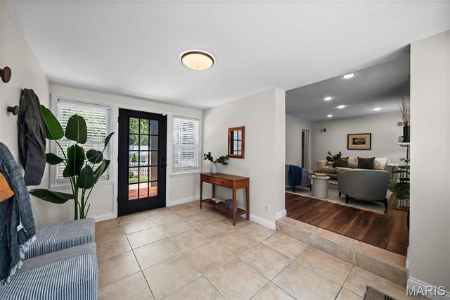 823 Victoria Place, Glendale, MO 63122
