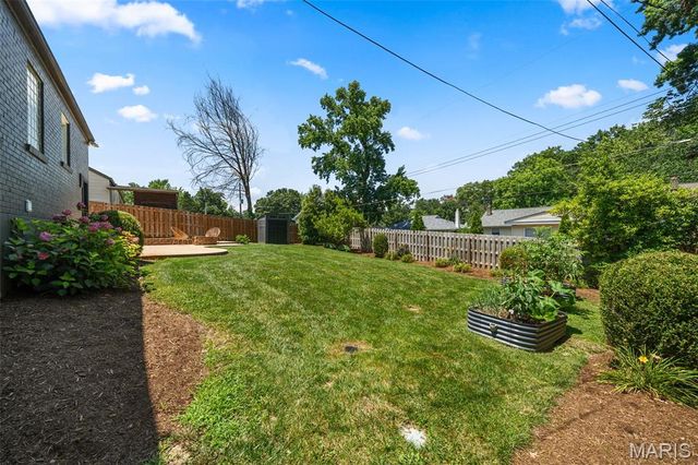 823 Victoria Place, Glendale, MO 63122
