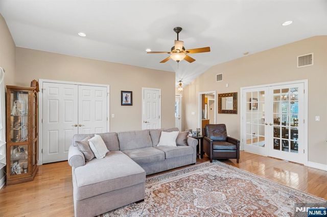 262 Cornwall Road, Glen Rock, NJ 07452