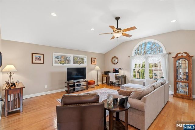 262 Cornwall Road, Glen Rock, NJ 07452