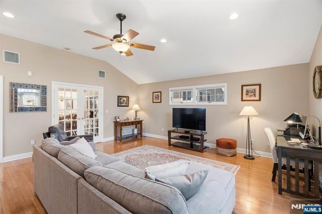 262 Cornwall Road, Glen Rock, NJ 07452