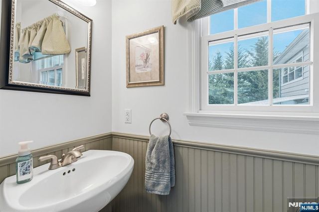 262 Cornwall Road, Glen Rock, NJ 07452