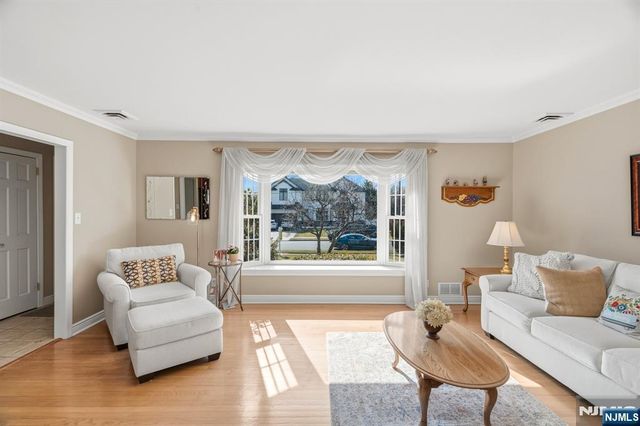 262 Cornwall Road, Glen Rock, NJ 07452